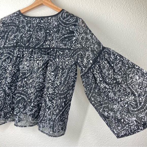 Lucky Brand Sheer Flowy Boho Top XS  Black and white Floral Bell Sleeves - Picture 12 of 16